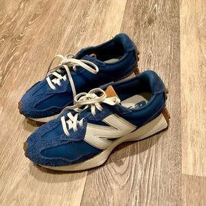 New Balance 327 blue sneakers size 7